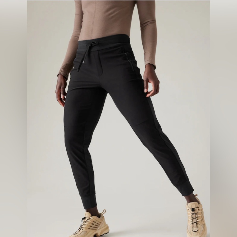 Athleta HEADLANDS HYBRID MID RISE JOGGER